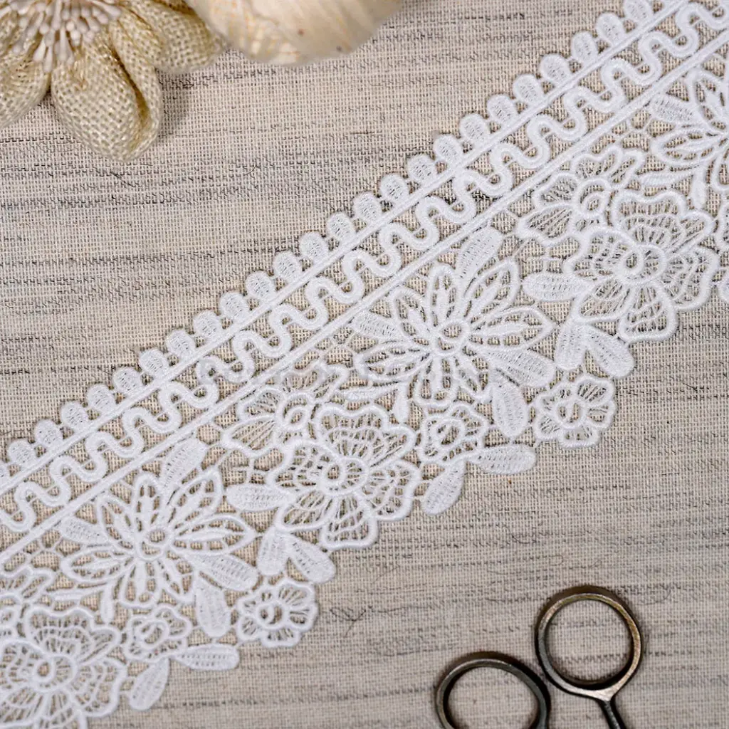 Side Border Floral Edge Shuttle Lace