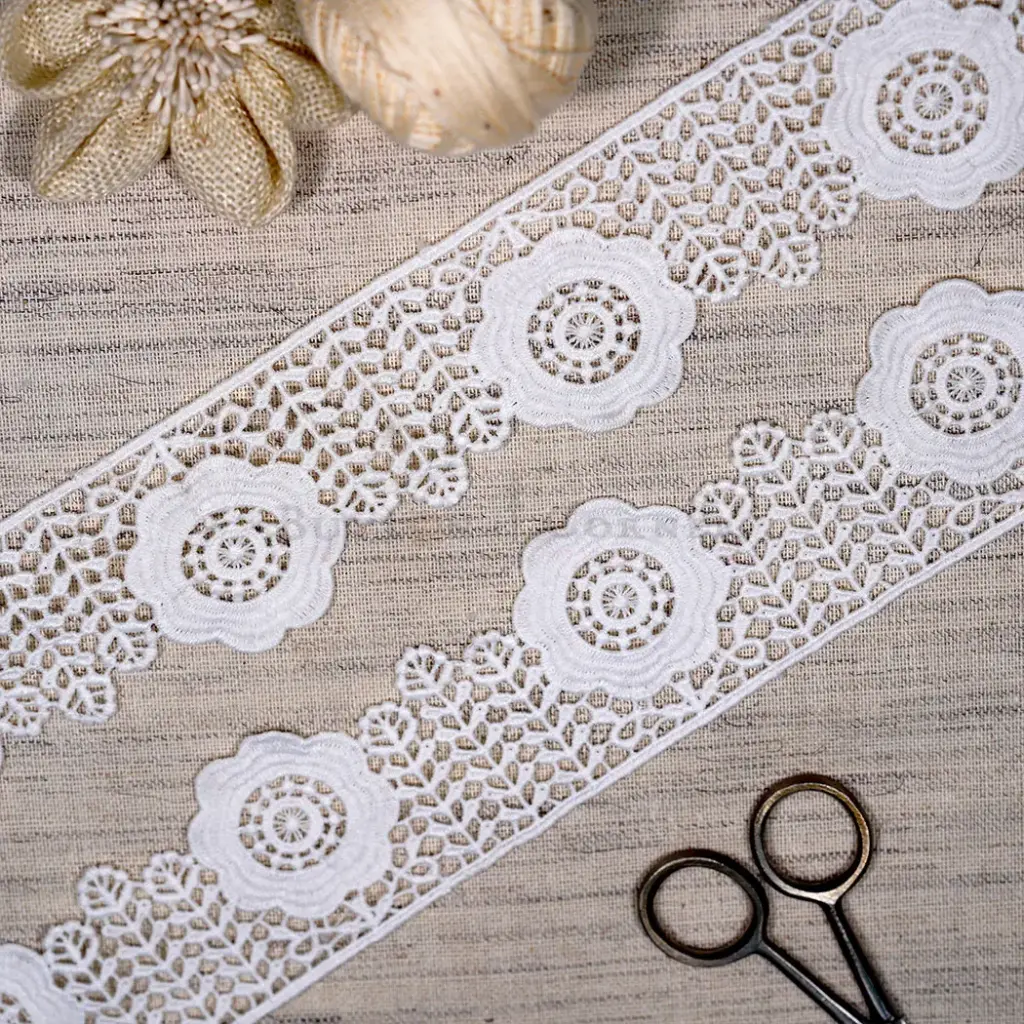 Blooming Blossom Design with Decorative Leaf Pattern Side Border Shuttle Lace