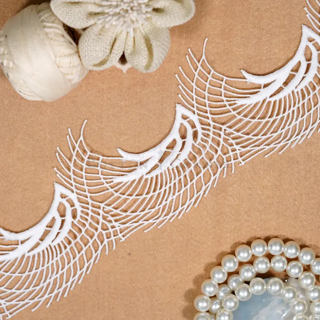 Decorative Scallop Edge Shuttle Lace