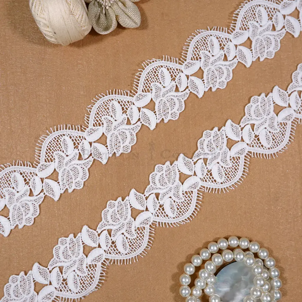 Floral & Leaf Pattern Scallop Edge Shuttle Lace