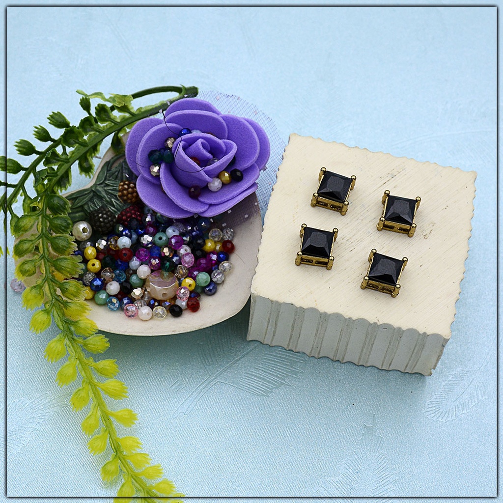 Square Shape Fancy Kundan Button