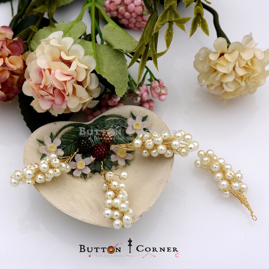 Fancy Twig Bunch Pearl Button