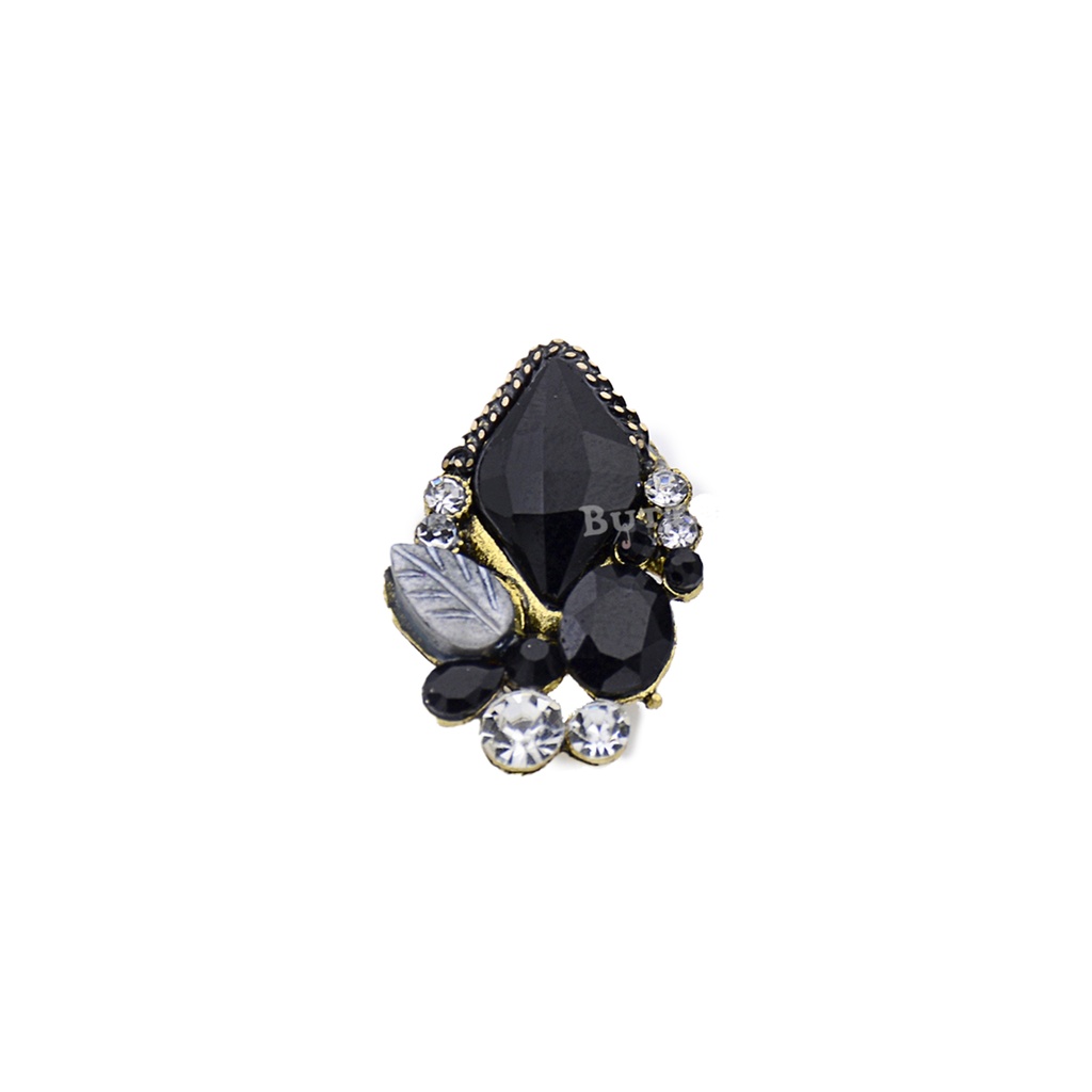 Vintage Design Fancy Crystal Button