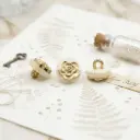 Flower Design Plastic Shank Button