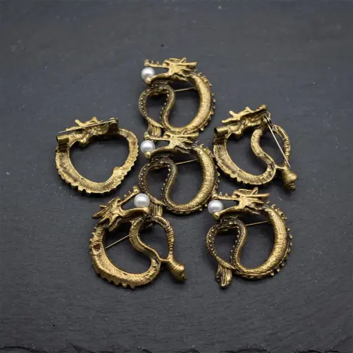 [LP77 GOLD] Dragon Lapel Pin