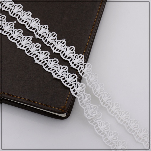 One Side Border Shuttle Lace