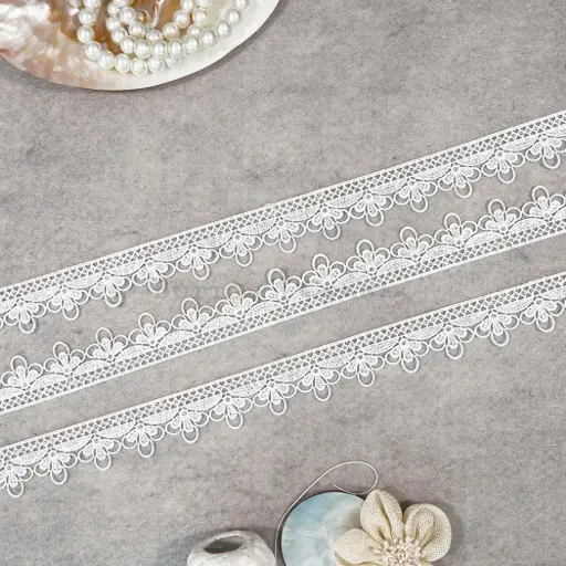 [15547-2 WHITE] One Side Border Shuttle Sequence Lace