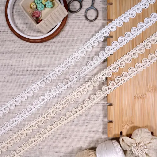 Scalloped Crest Edging Style Lace
