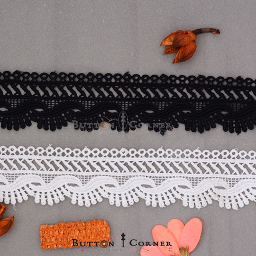 One Side Border Shuttle Lace