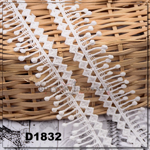 One Side Border Shuttle Lace