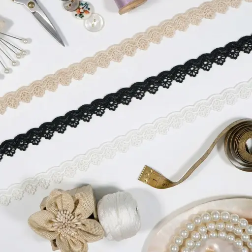 One Side Border Shuttle Lace