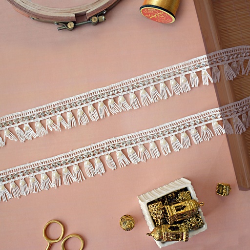 [MYB521 WHITE] Shuttle Lace With Pearl & Stone