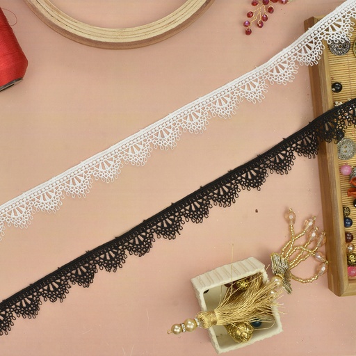 One Side Border Shuttle Lace