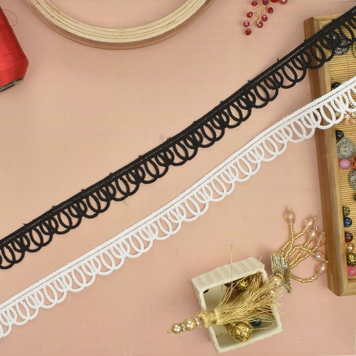 One Side Border Shuttle Lace