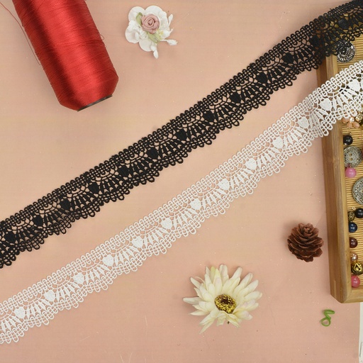 One Side Border Shuttle Lace