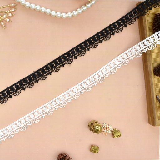 One Side Border Shuttle Lace