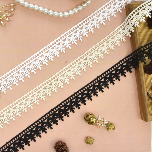 One Side Border Shuttle Lace