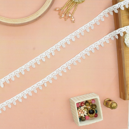 [21260 WHITE] One Side Border Shuttle Lace