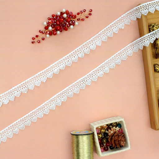 [D11109 WHITE] One Side Border Shuttle Lace