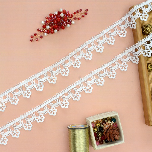 [D9894 WHITE] One Side Border Shuttle Lace
