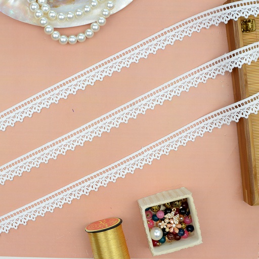 [A4282 WHITE] One Side Border Shuttle Lace