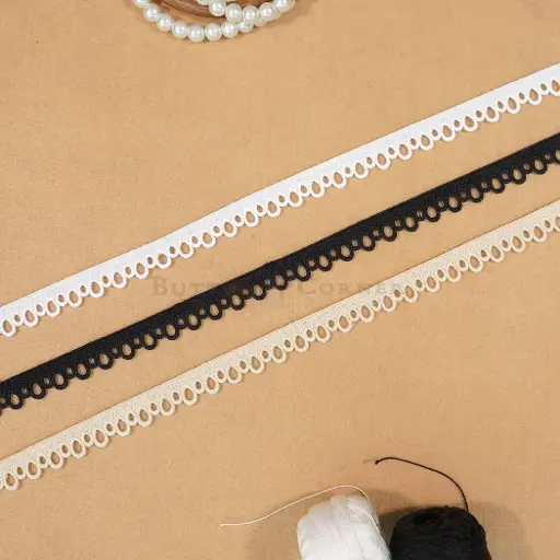 One Side Border Shuttle Lace
