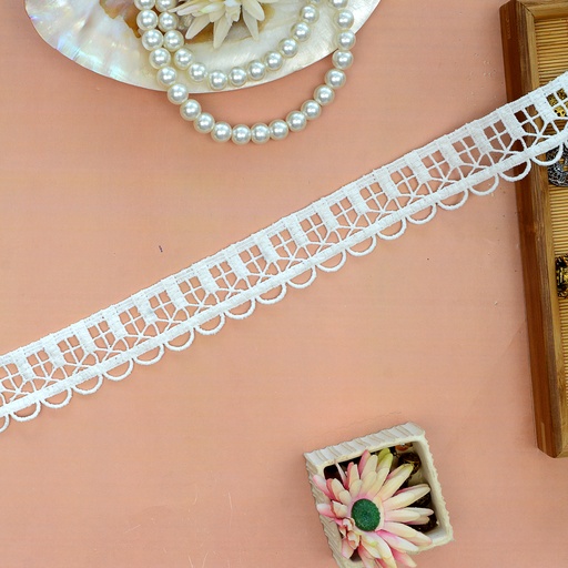 [D15385 WHITE] One Side Border Shuttle Lace