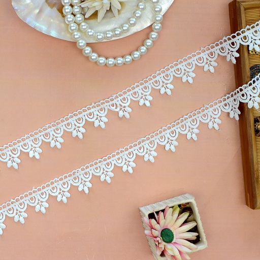 [D15321 WHITE] One Side Border Shuttle Lace