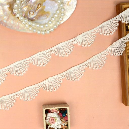 [D15718 WHITE] One Side Border Shuttle Lace