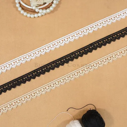 One Side Border Shuttle Lace