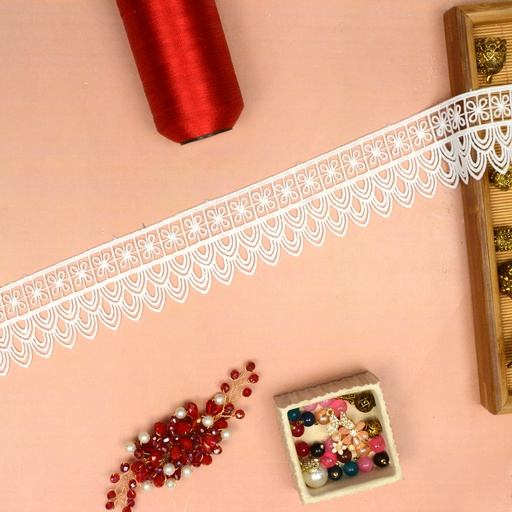 [12666-4 WHITE] One Side Border Shuttle Lace