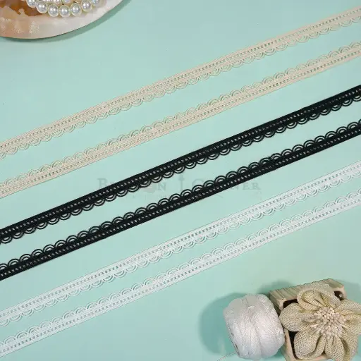 One Side Border Shuttle Lace