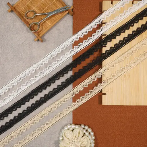 One Side Border Shuttle Lace