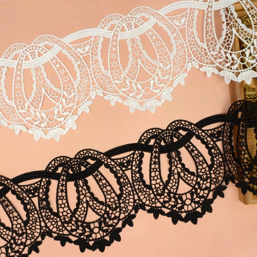One Side Border Shuttle Lace