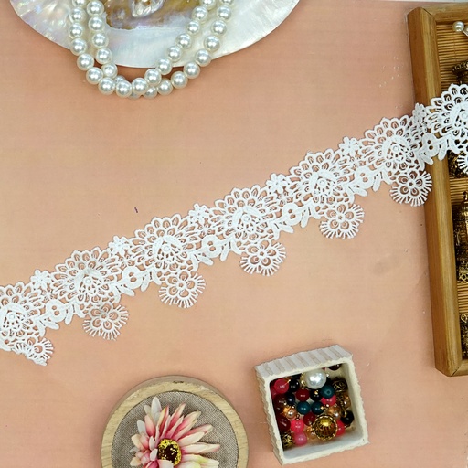 [D42222 WHITE] One Side Border Shuttle Lace