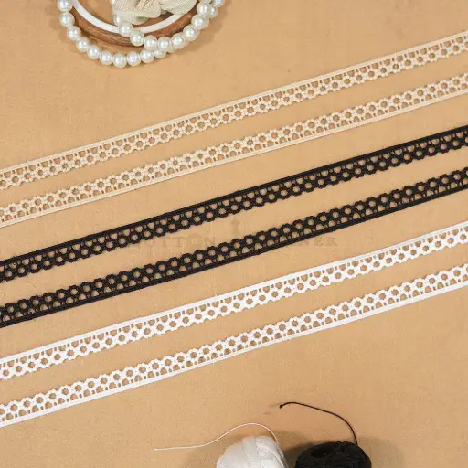One Side Border Shuttle Lace