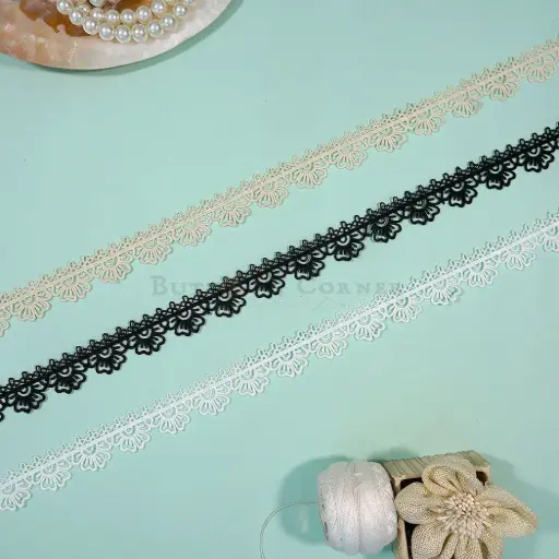 One Side Border Shuttle Lace