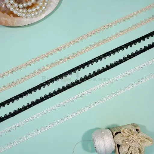 One Side Border Shuttle Lace