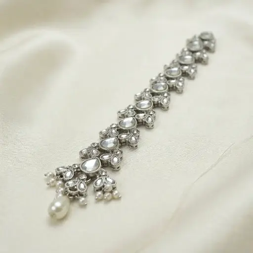 [BPT106S CRYSTAL WHT] Silver Base Fancy Kundan Button Patti