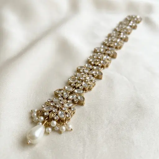 [BPT111G CRYSTAL WHT] Gold Base Fancy Kundan Button Patti