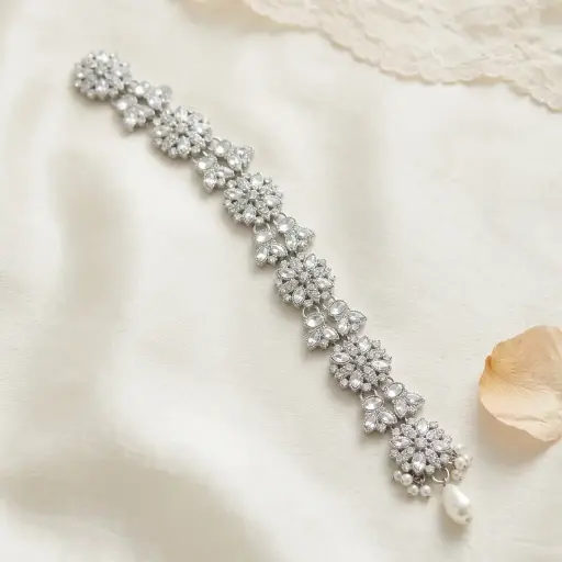 [BPT111S CRYSTAL WHT] Silver Base Fancy Kundan Button Patti