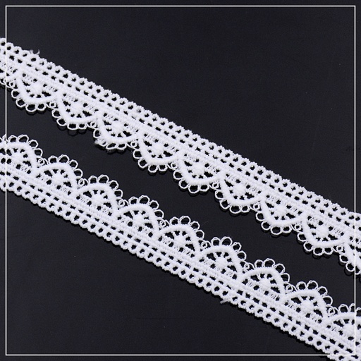 One Side Border Shuttle Lace