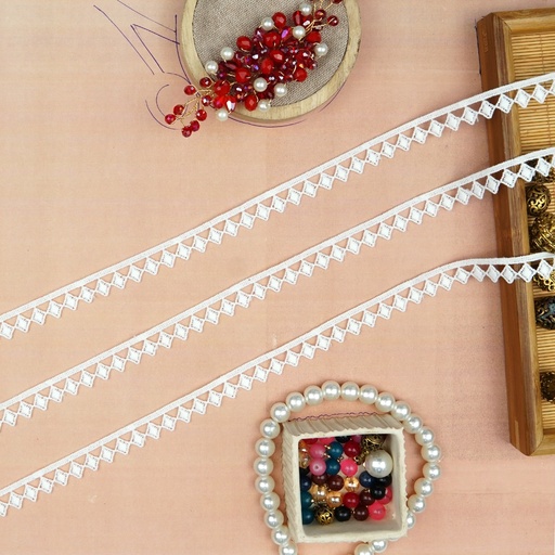 [80316-1 WHITE] One Side Border Shuttle Lace