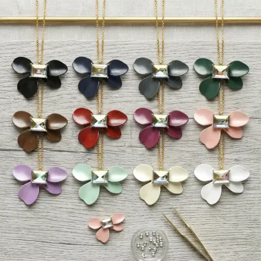 Enamel Coated Leaf's Crystal Button