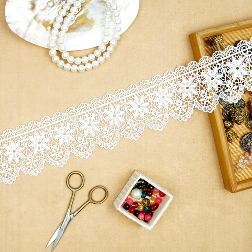 [19010 WHITE] One Side Border Shuttle Lace