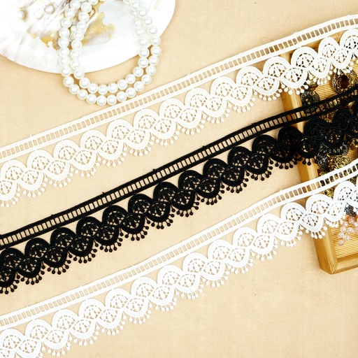 One Side Border Shuttle Lace