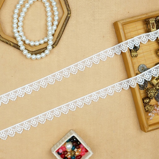 [A6692 WHITE] One Side Border Shuttle Lace