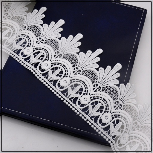 [AL819-WHITE] One Side Border Shuttle Lace