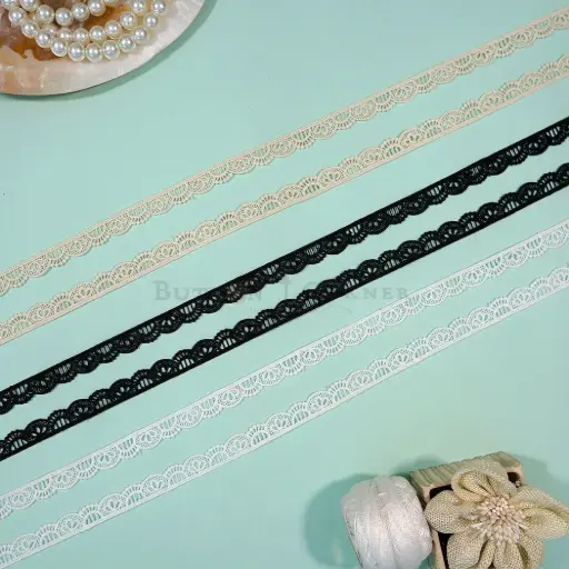 One Side Border Shuttle Lace
