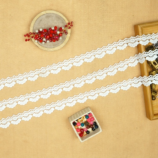 [A10017 WHITE] One Side Border Shuttle Lace